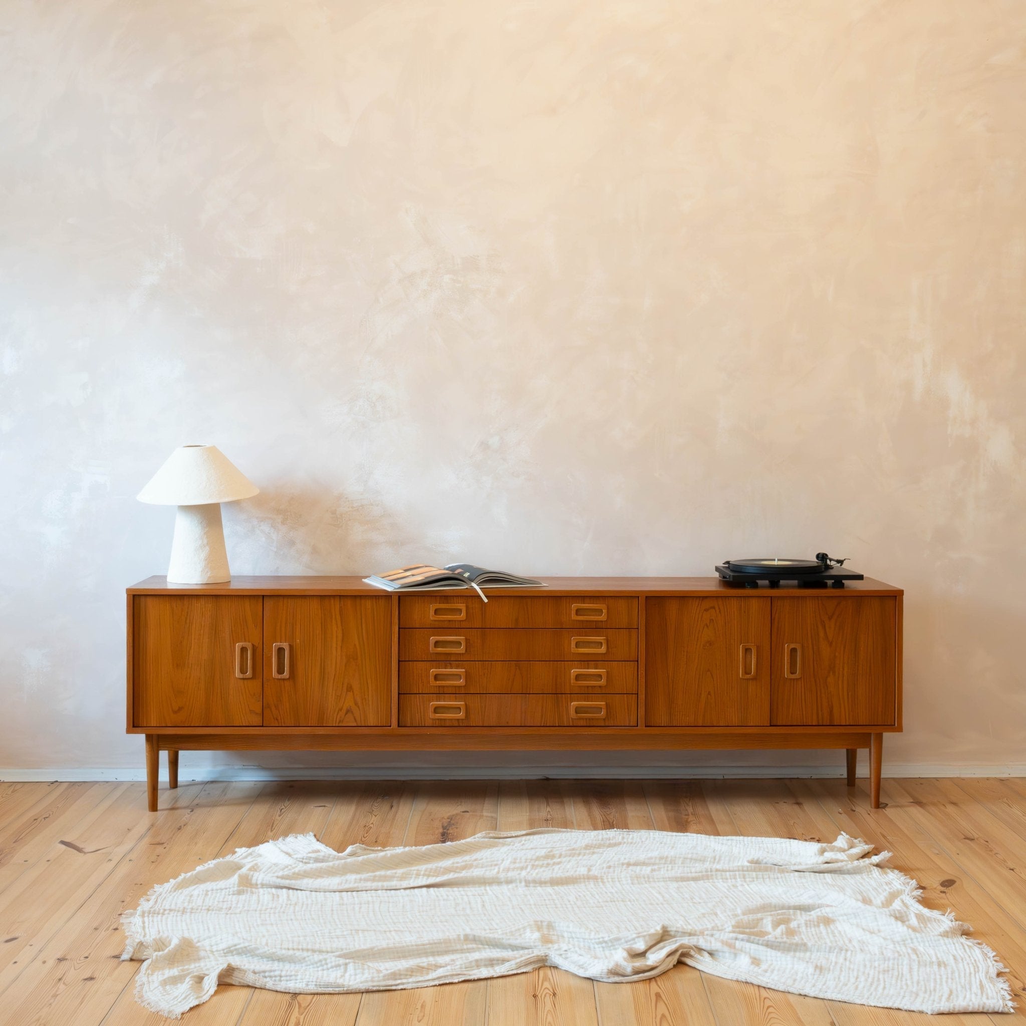 Komoda MID CENTURY - Pastform Furniture