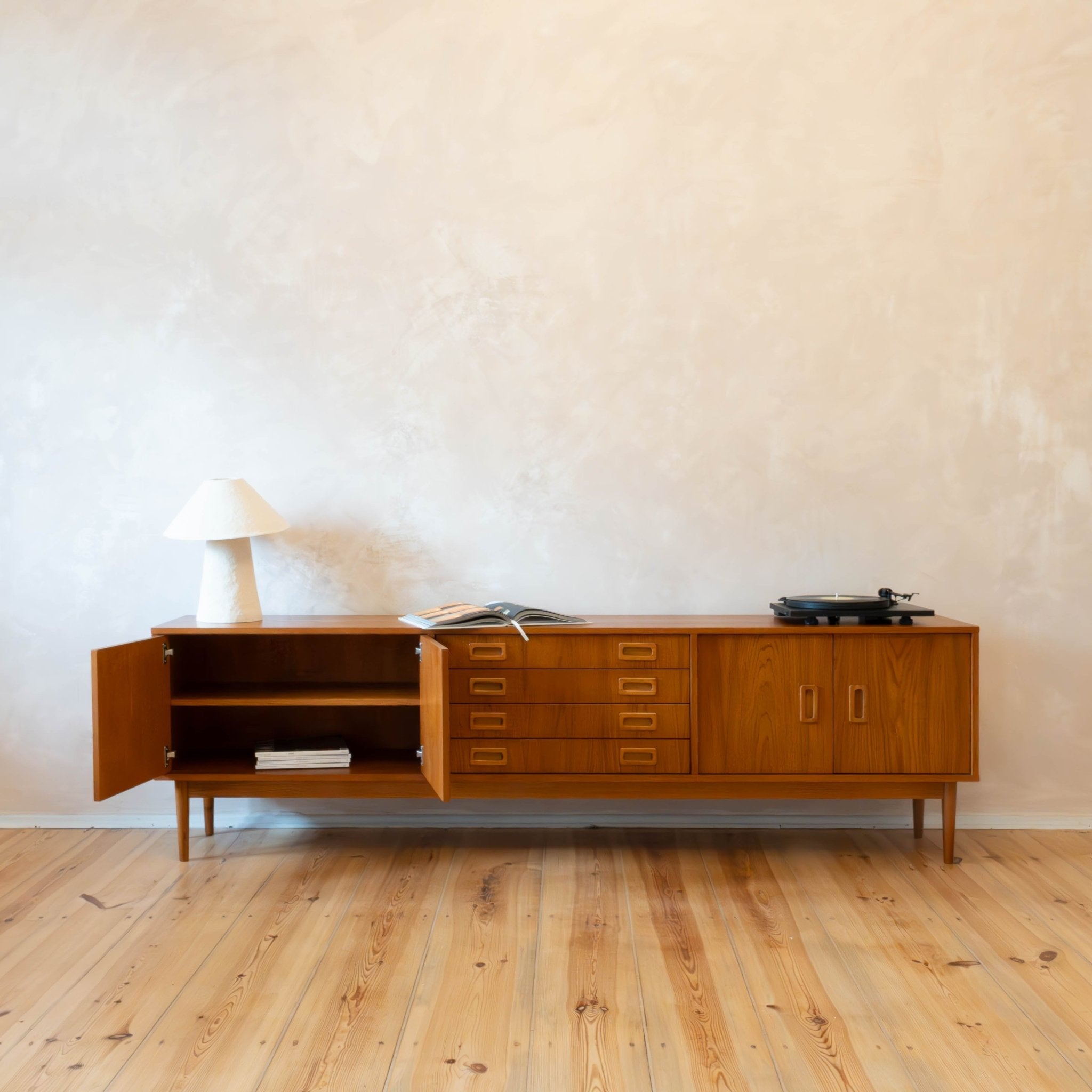 Komoda MID CENTURY - Pastform Furniture