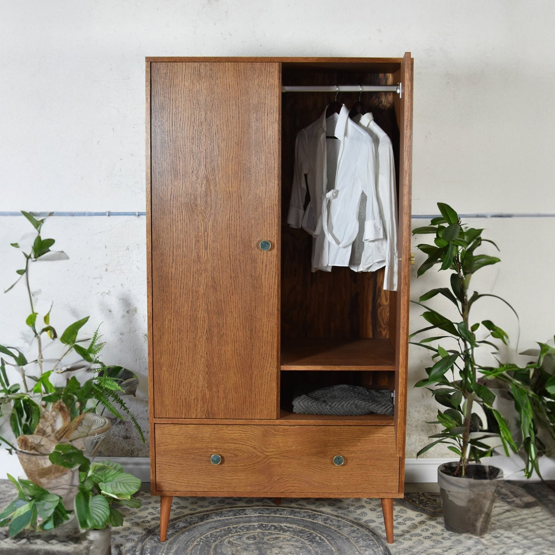 Szafa ubraniowa VINTAGE - Pastform Furniture